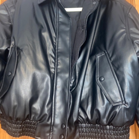 Leather jacket - Picture 2 of 7
